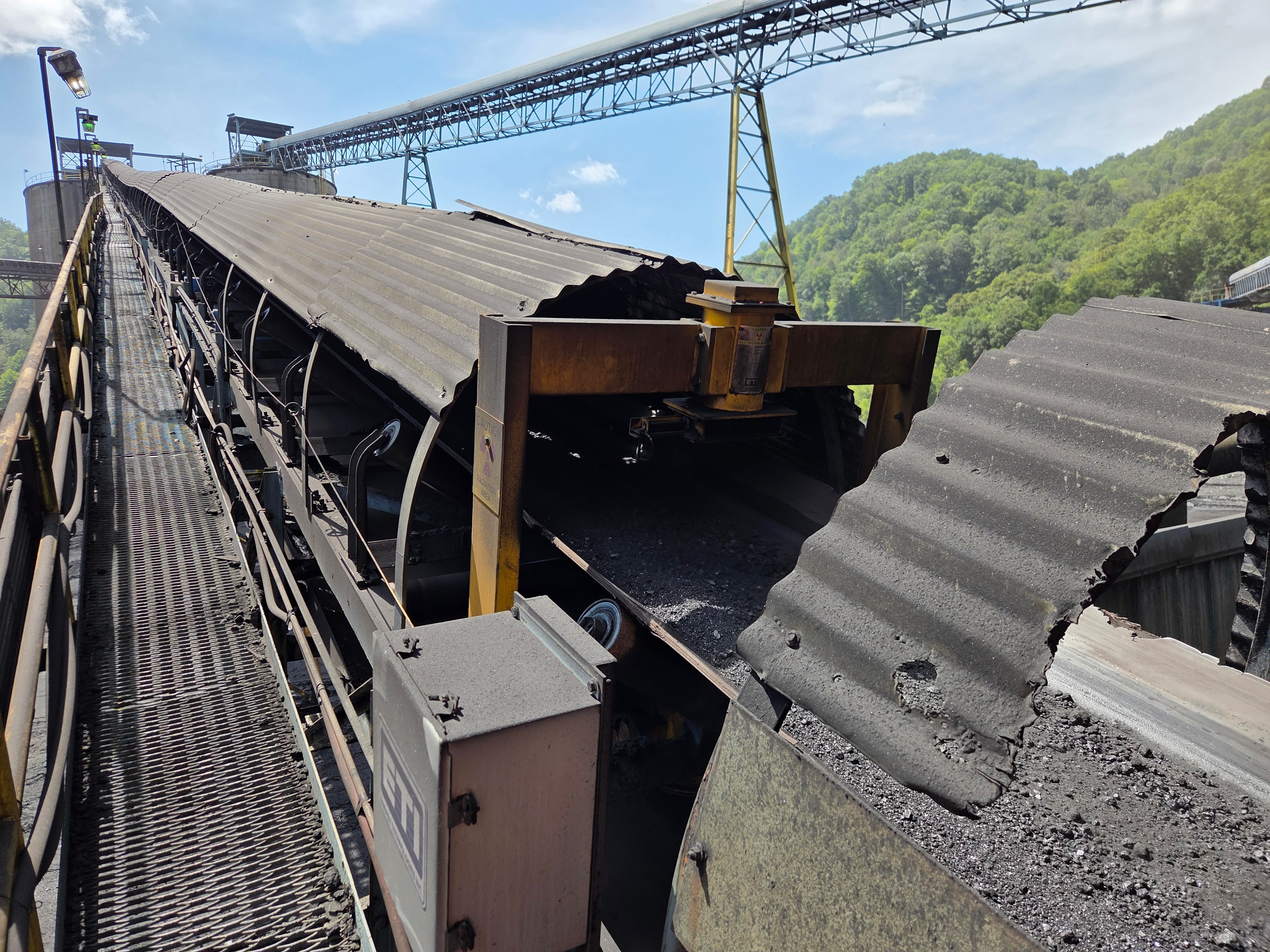 ETI Model 410 ash analyzer installed on conveyor belt at AlphaMet coal processing facility